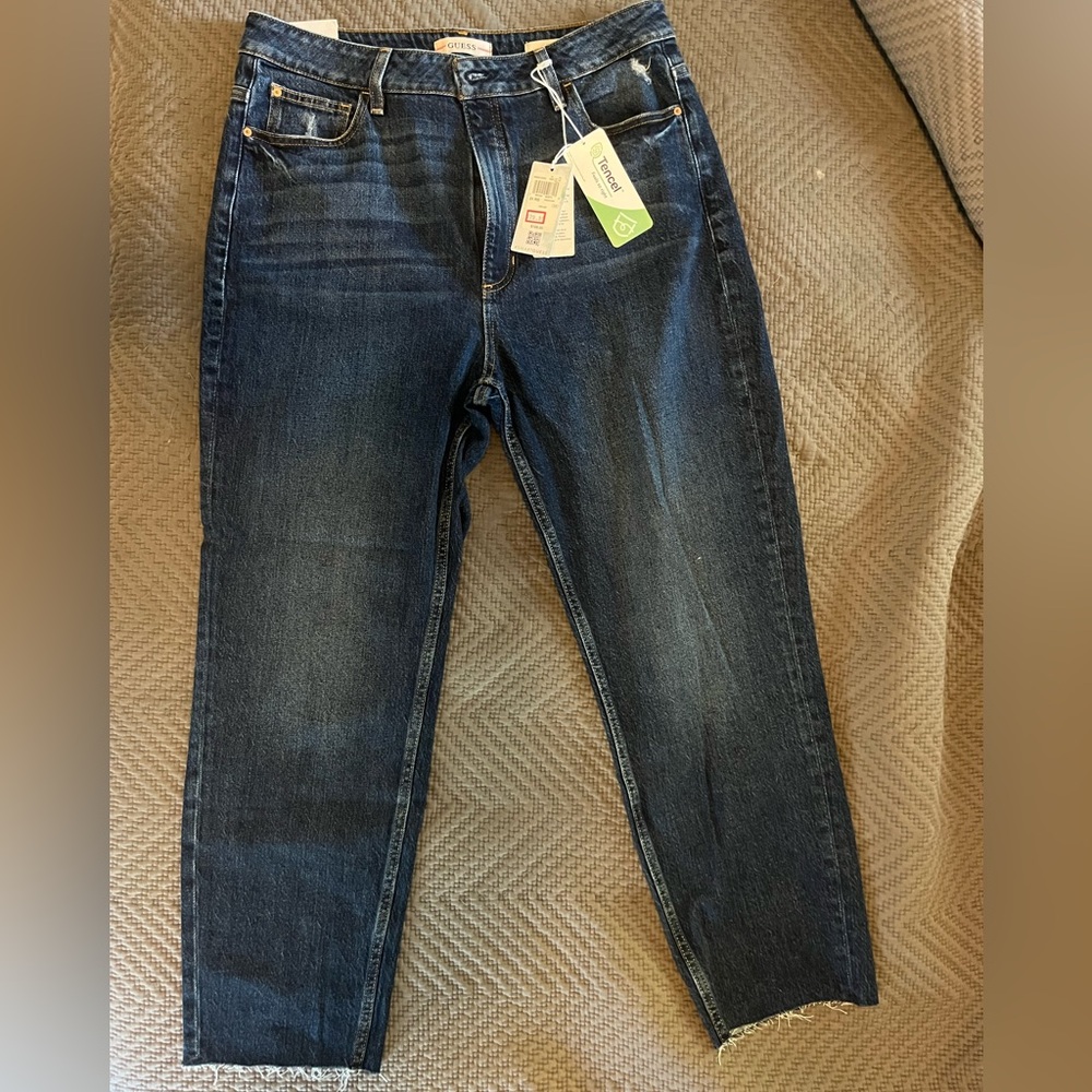 Guess Mom Jeans Size 31 - new with tags